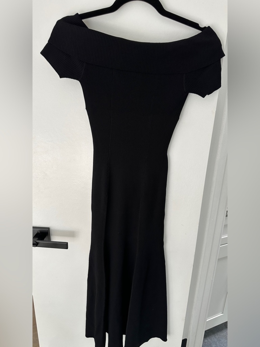 Reiss Black Off-Shoulder Fit & Flare Dress - Picture 2 of 8